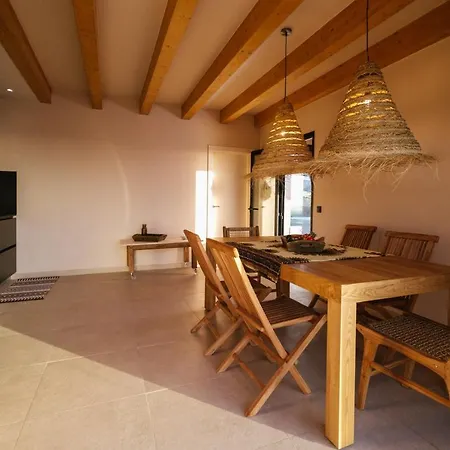 Essea Living With Heated Pool 别墅 廷达亚