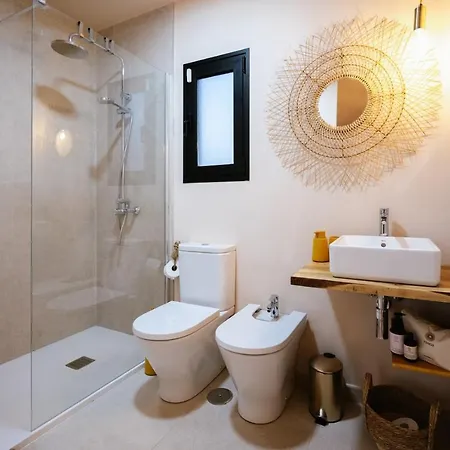 Essea Living With Heated Pool 廷达亚