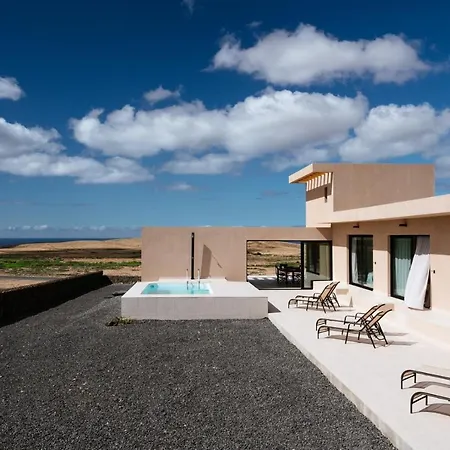 וילה Essea Living With Heated Pool *