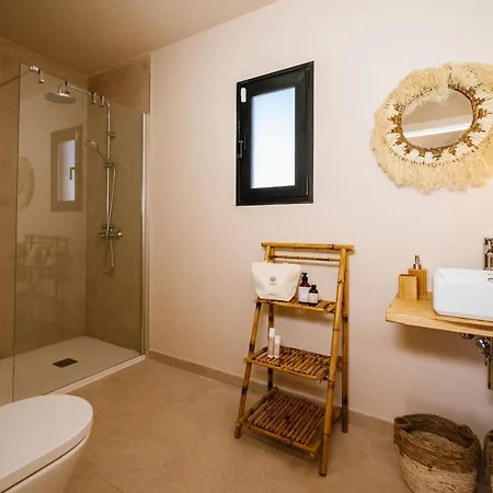 וילה Essea Living With Heated Pool