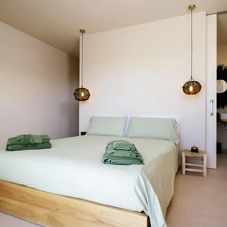 Essea Living With Heated Pool Villa *