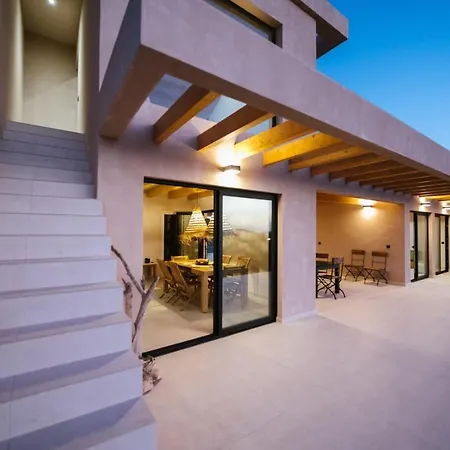 וילה Essea Living With Heated Pool