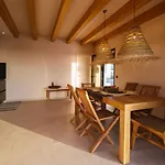 Essea Living With Heated Pool Вилла Тиндайя