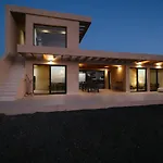 Essea Living With Heated Pool Вилла Тиндайя