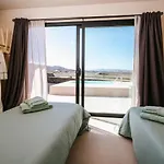 Essea Living With Heated Pool Вилла *