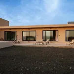 Вилла Essea Living With Heated Pool *