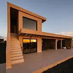 Вилла Essea Living With Heated Pool Тиндайя