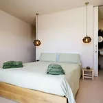Essea Living With Heated Pool Вилла *