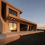 Essea Living With Heated Pool Villa