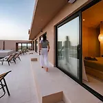 Essea Living With Heated Pool *