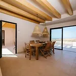 Вилла Essea Living With Heated Pool *