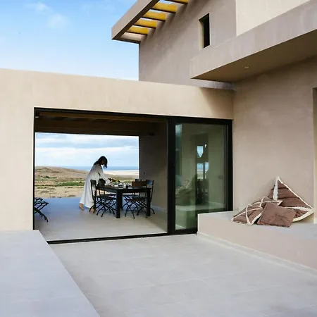 Essea Living With Heated Pool *