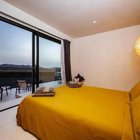 Essea Living With Heated Pool Villa Tindaya