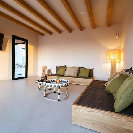 Essea Living With Heated Pool Tindaya