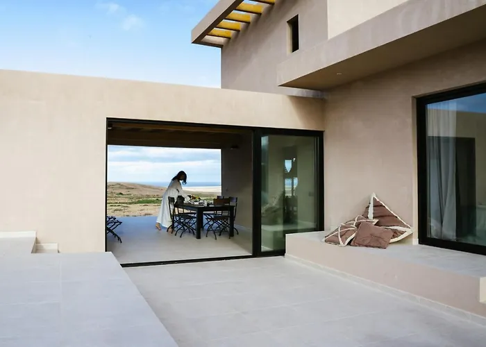 Essea Living With Heated Pool *