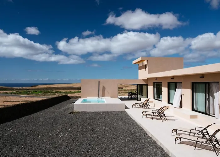 Villa Essea Living With Heated Pool *