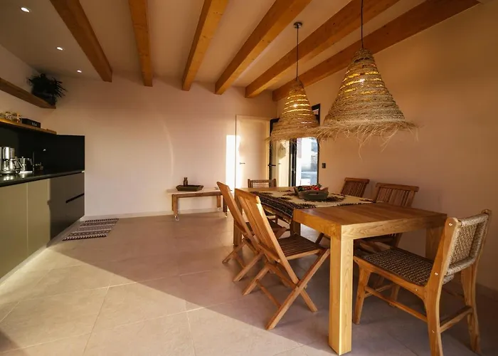 Essea Living With Heated Pool Villa Tindaya