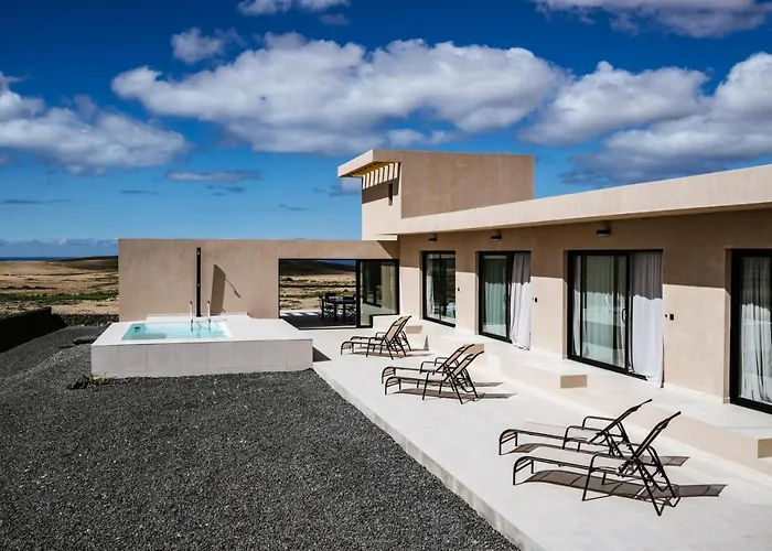 Essea Living With Heated Pool Villa *