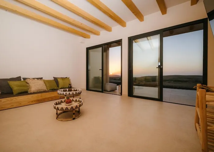 Essea Living With Heated Pool Villa *