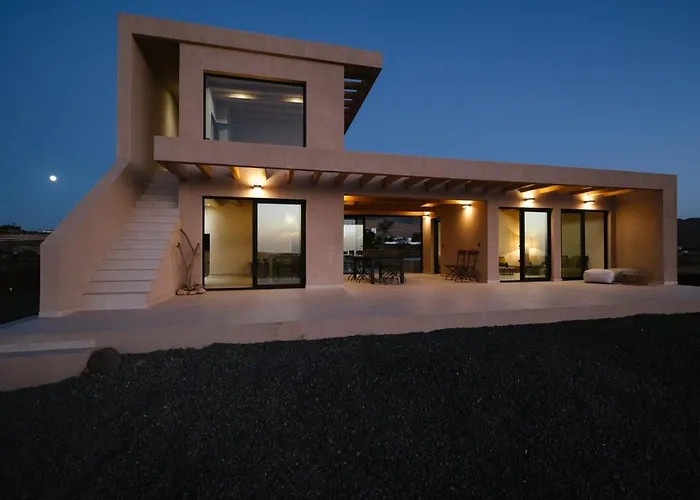 Essea Living With Heated Pool Villa Tindaya