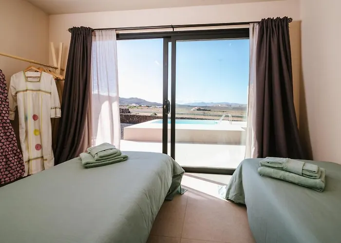 Essea Living With Heated Pool Villa *