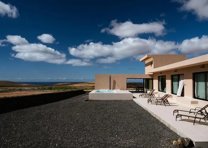 Essea Living With Heated Pool Villa