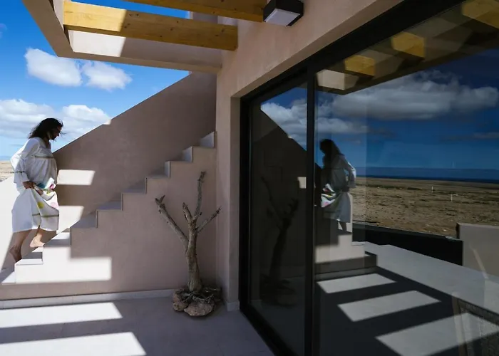 Essea Living With Heated Pool *