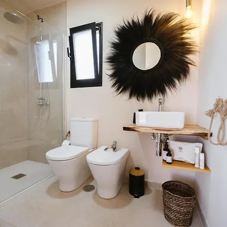 Essea Living With Heated Pool *